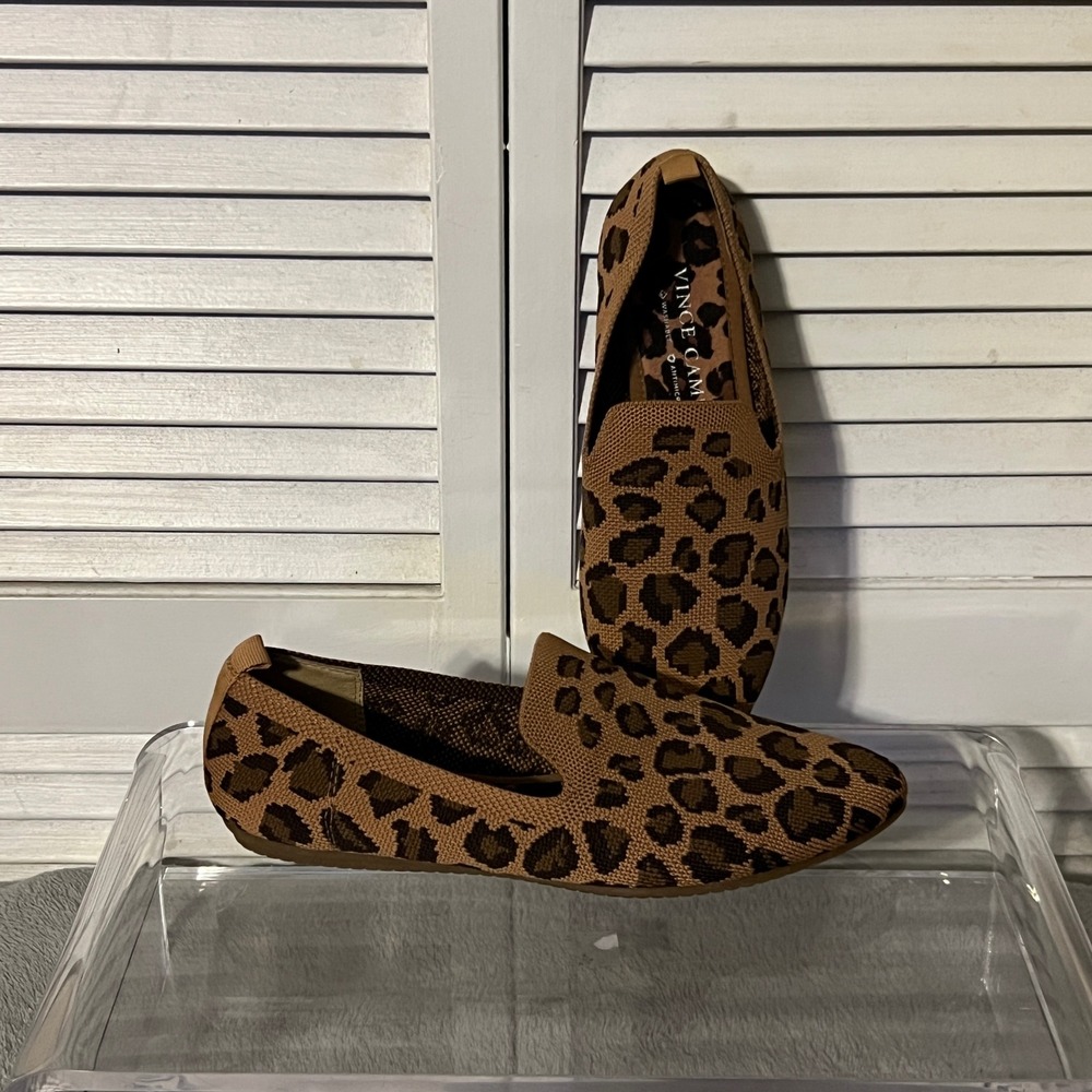 Pair of Vince Camuto Fabeau 3 Washable Knit Loafers Flats Women's 7.5